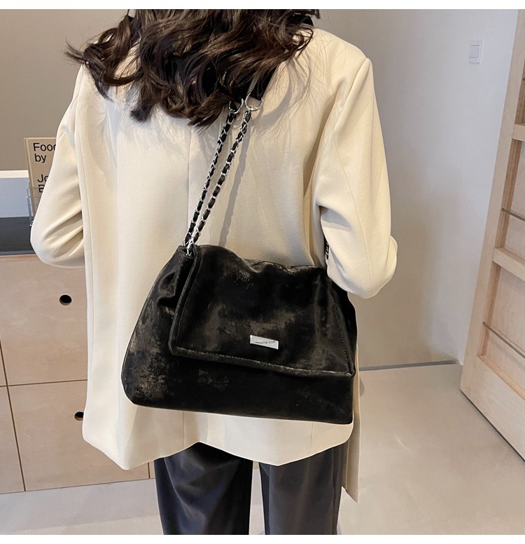 Large capacity for 2024 autumn/winter new fashionable niche women's texture chain single shoulder crossbody tote bag_voghion.com