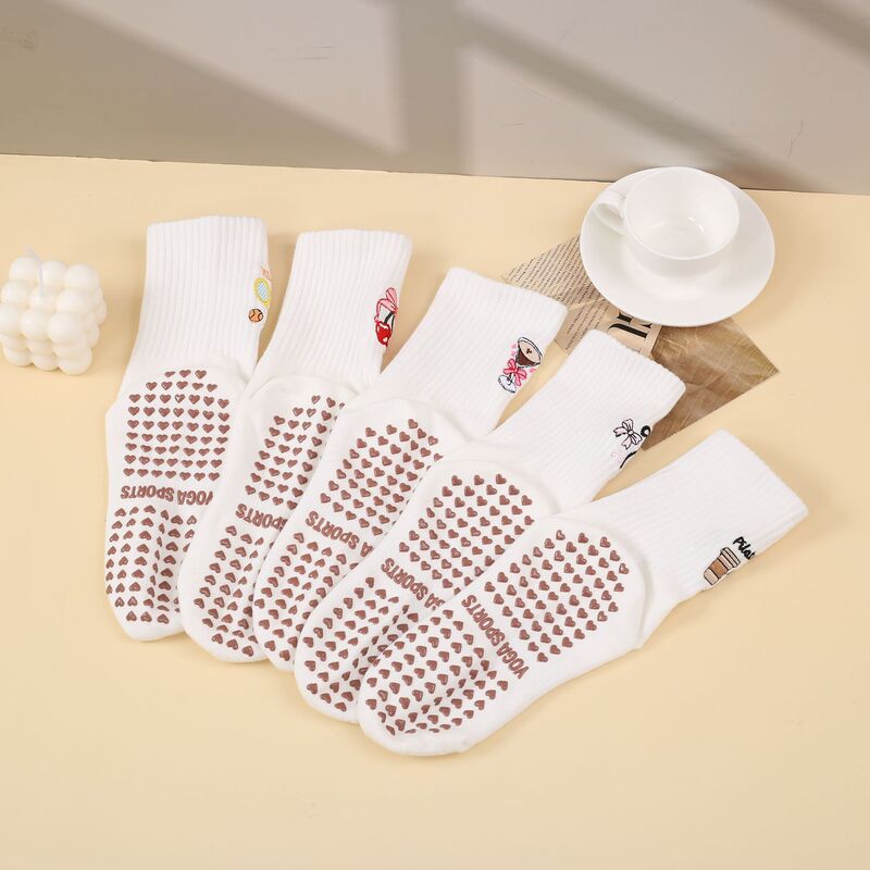 Amazon's best-selling mid-calf socks with non-slip fungus lace and cherry embroidery, suitable for professional training, running, and Pilates