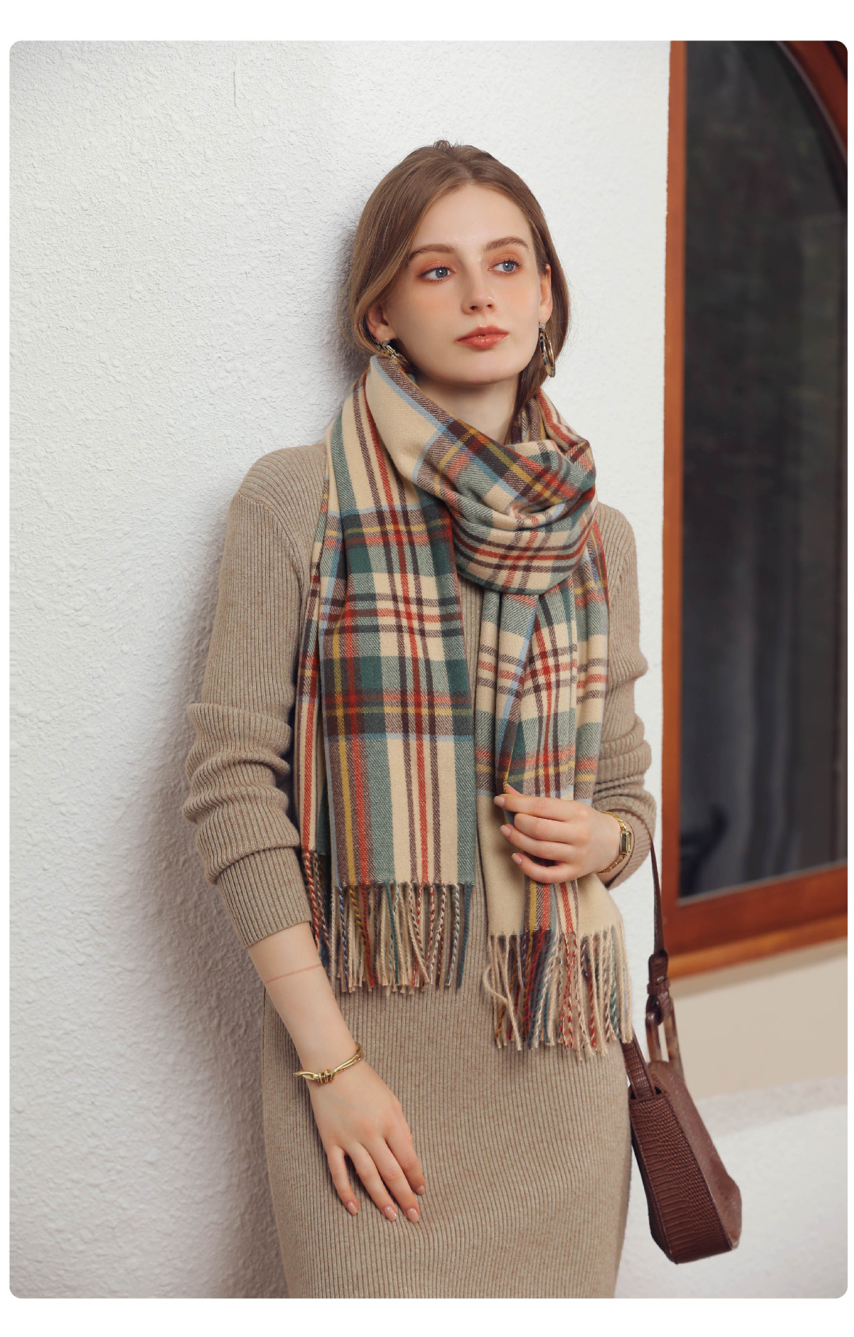 2024 New Winter Fashion Versatile Scarf Style Checkered Warm Tassel Scarf Women's Medium To Long Style_voghion.com