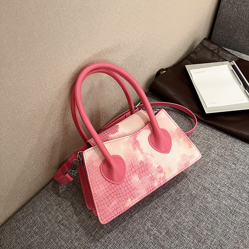 Frau Mittel Pu-Leder Krokodil Klassischer Stil Strassenmode Quadrat Magnetschnalle Umhängetasche display picture 10