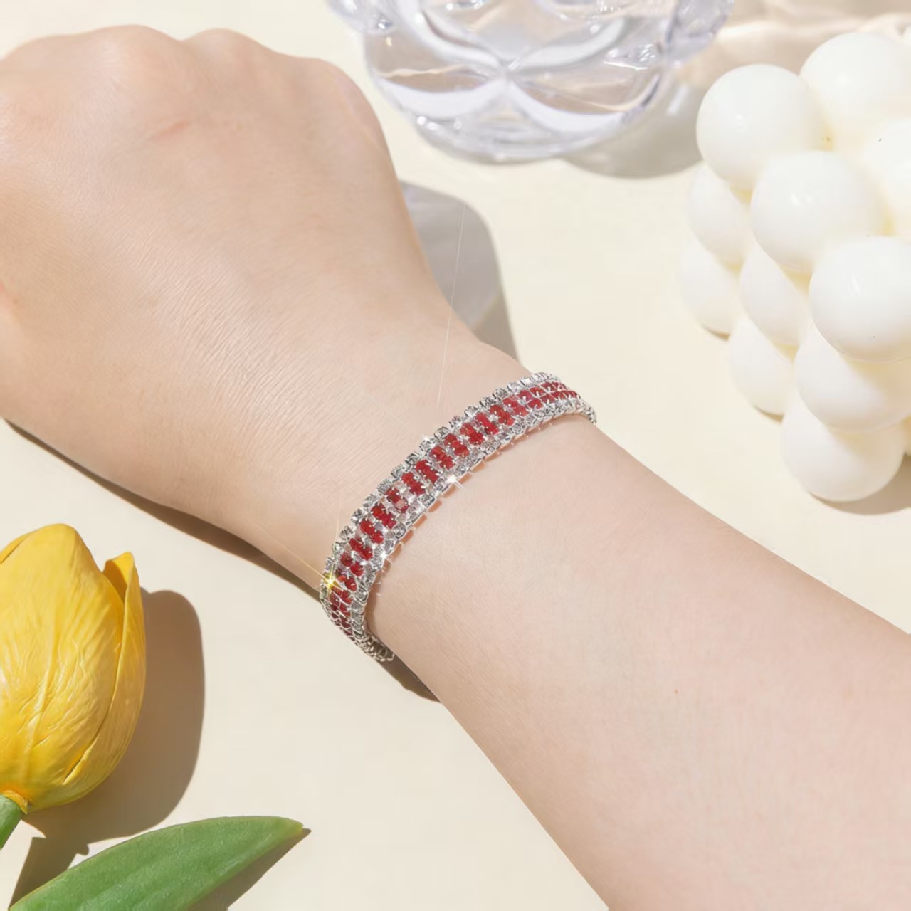 Neue Luxusaccessoires 2025: Schmuck im süß-coolen europäischen und amerikanischen Stil – Kristall, silberplattiert und mit Diamanten besetzt_voghion.com