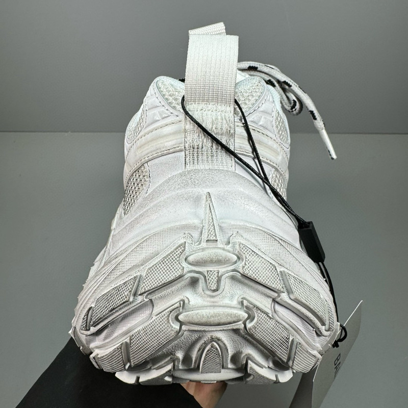 高定版パリの新型6xlおじさんの靴はショーをして復古して古い汚いカップルの靴の潮流をします。|undefined