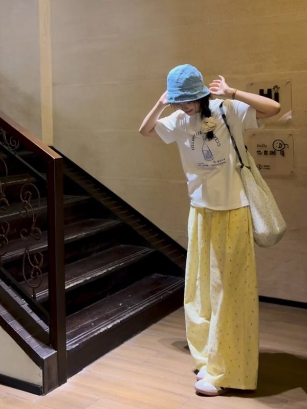 ドーパミンウェアカジュアルでスタイリッシュな年齢軽減スポーツスーツ女性の夏のカラフルな刺繍水玉模様のワイドレッグパンツ 2 点セット|undefined