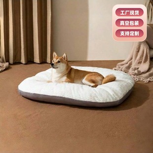 Cross-Border Pet Cat and Dog Mat Coral Velvet Warm Soft Floor Mat Winter Removable and Washable Cat Nest Mat Simple Pet Bed