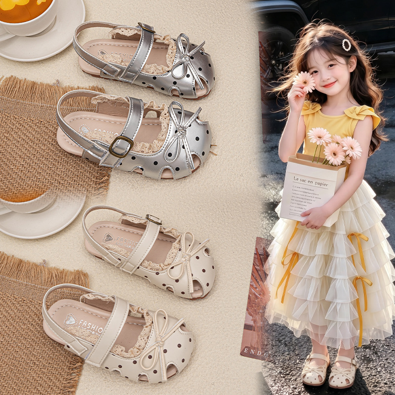 Niñas sandalias de verano 2026 nuevo estilo de moda infantil zapatos de princesa universal arco de encaje zapatos de moda Lefour