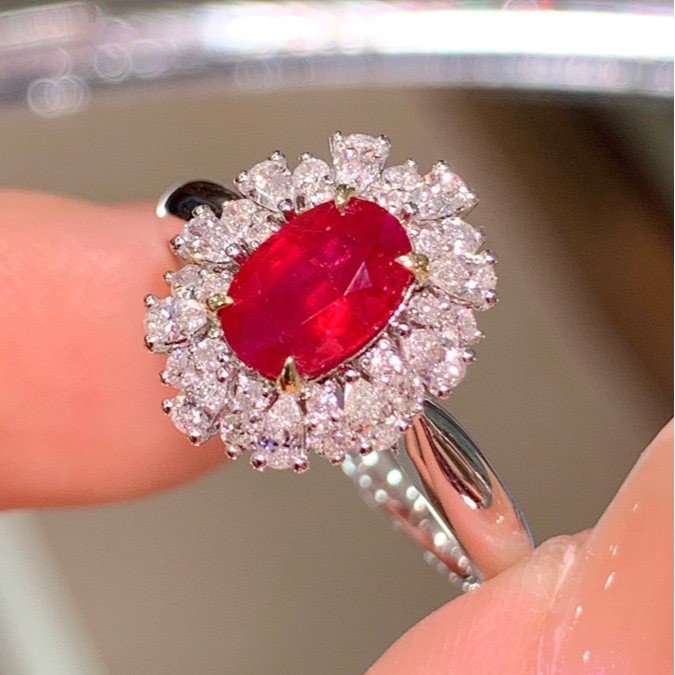 Ruby classic universal ring with stone