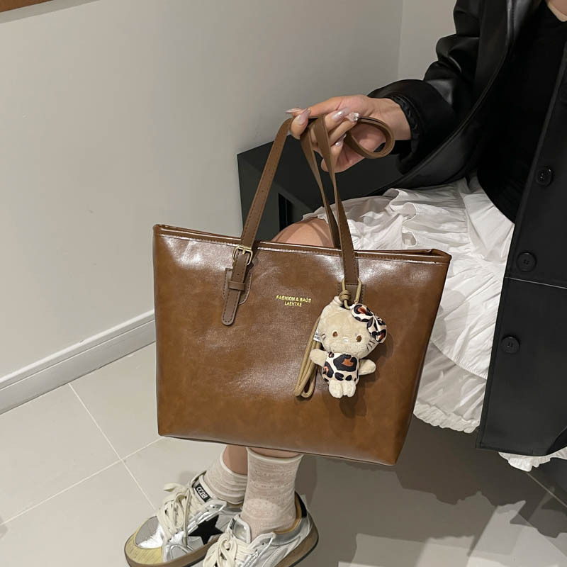 Bolsa de viaje retrógrada para mujeres 2026 otoño y invierno nuevo estilo versátil bolso de hombro de tendencia Maillard bolso de brazo
