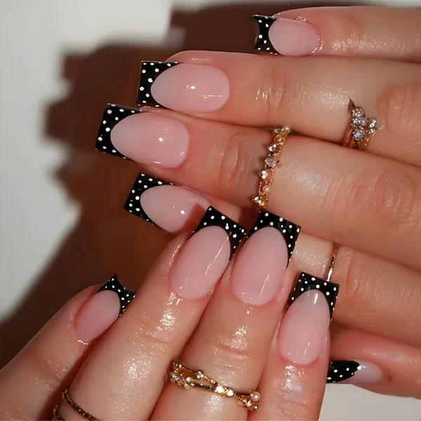 24Pcs Cross-Border Short Square Simple Black and White Polka Dot Leopard Print French Edge False Nails Nail Art Nail Tips