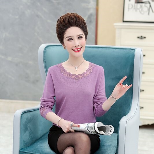 New Style Women's Tops for Middle-Aged Women, Early Autumn Thin Solid Color V-Neck Fashionable Knitwear, Simple Inner Wear for Moms, Trendy New Style Women's Tops for Middle-Aged Women, Early Autumn Thin Solid Color V-Neck Fashionable Knitwear, Simple Inner Wear for Moms, Trendy