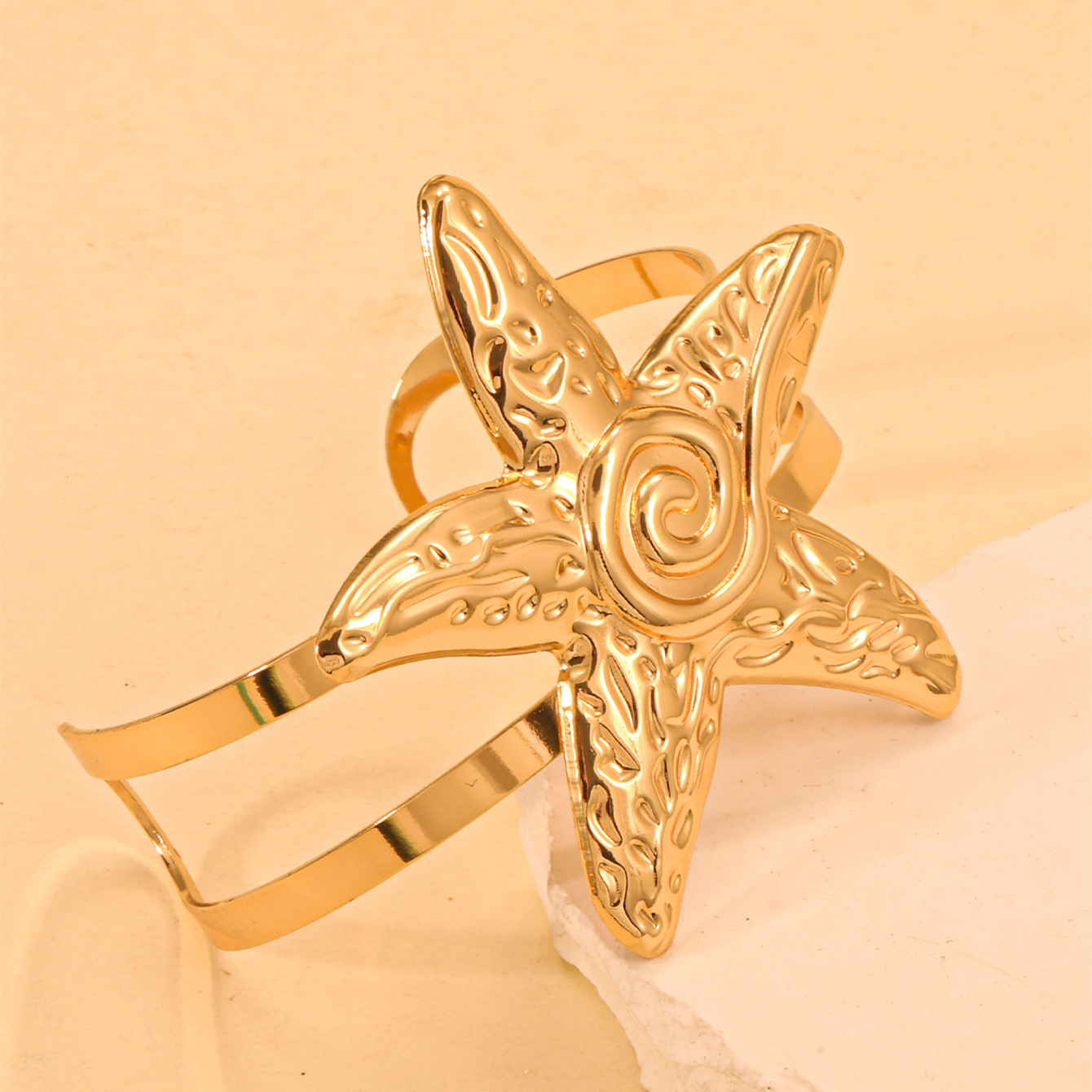 Europa y los Estados Unidos oro galvanizado imitación de frita abertura pulsera temperamento pulsera de moda transfronteriza lujo ligero alta sensación de joyas al por mayor