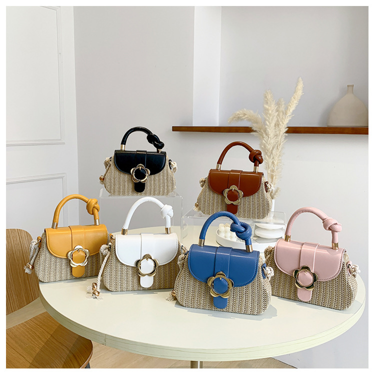 Women's Medium Straw Color Block Streetwear Square Flip Cover Shoulder Bag Crossbody Bag Straw Bag display picture 5