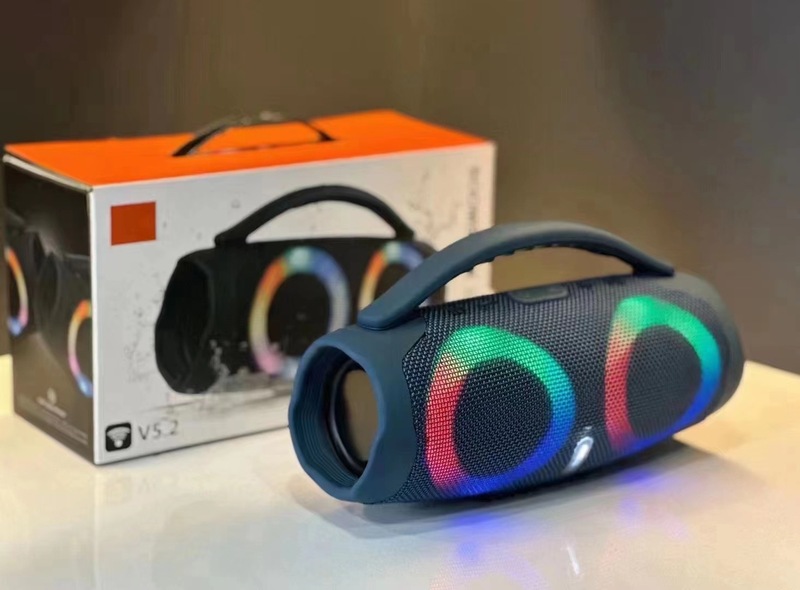 クロスボーダーの人気BOX3-MINIの無線bluetoothスピーカーの大戦神RGBは屋外の携帯用サブウーファの音響を持ちます。|undefined