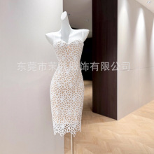 水溶蕾丝花边性感吊带修身收腰气质连衣裙