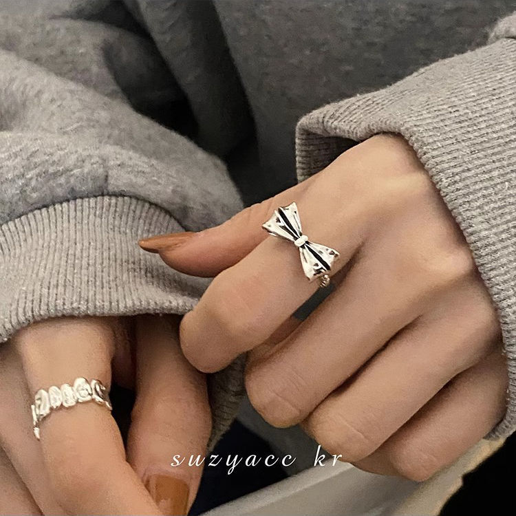 Suzyacc Kr Niche Design Schleife Schlicht für Damen 2026 Neuer trendiger Mode-Personalisierter Zeigefingerring_voghion.com