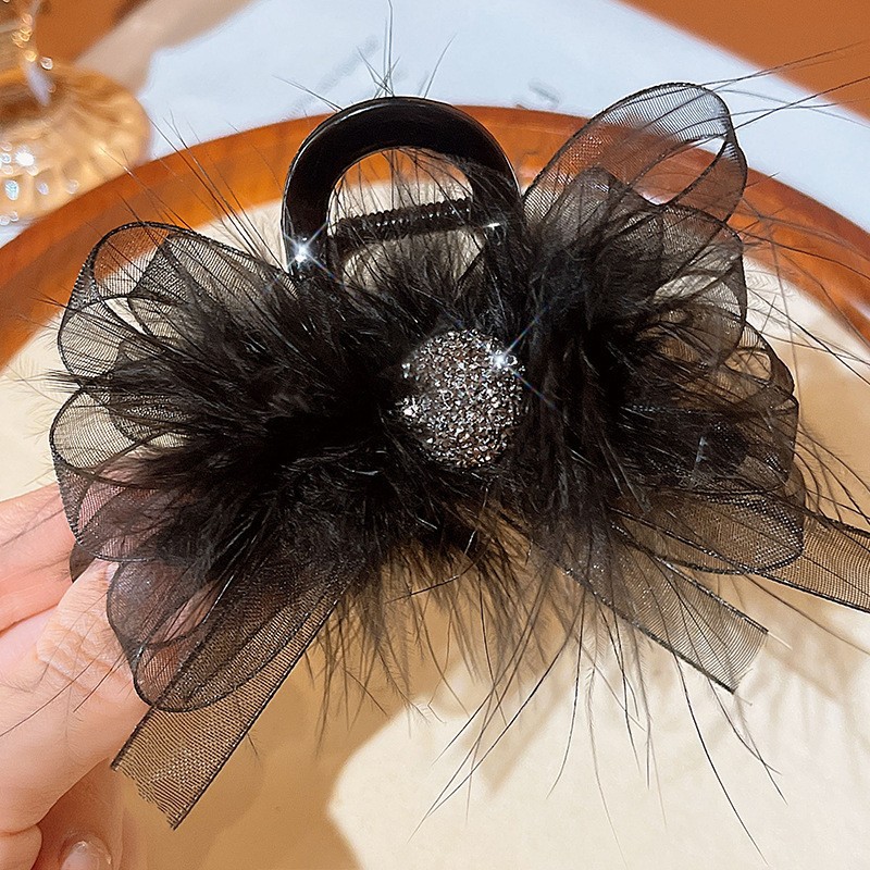 2026秋冬ミンクファー毛皮ヘアクリップ、高級感のある後頭部用大型シャーククリップ、ハート型キラキラ輝くダイヤモンド付き毛皮ヘアクリップ