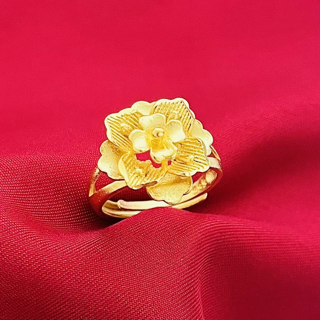 黄銅の金メッキの福の金儲けの指輪の男性の多種類の車の花は宝の蛇口の関公の戒子の金メッキの指輪を招きます。