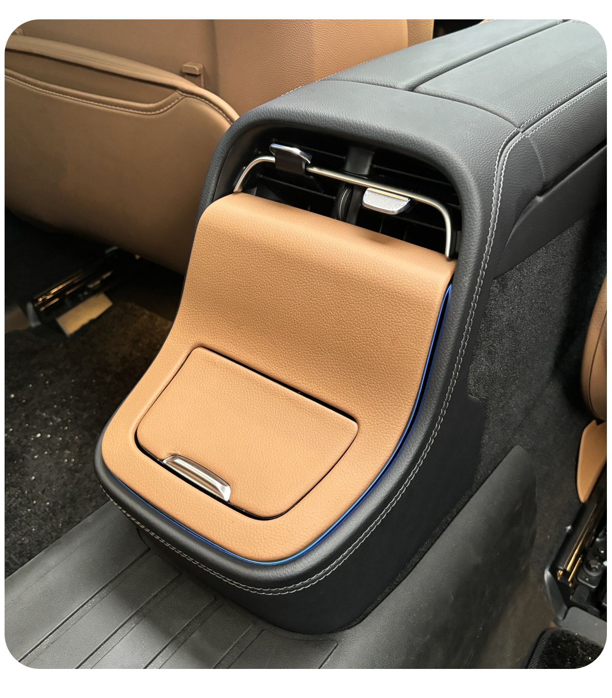 Use the Mercedes-Benz E300L Rear Air Vent Panel New E-Class E260 Protective Sticker Interior Accessories Leather Sticker 24 Models