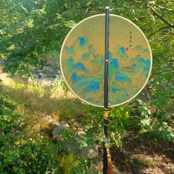 Ventilador de cintura antiguo estilo Hanfu impresión grupo de ventilador al por mayor cheongsam ventilador de cintura de mango largo frisa puede rizar ventilador de colga de mango largo ventilador de bambú púrpura