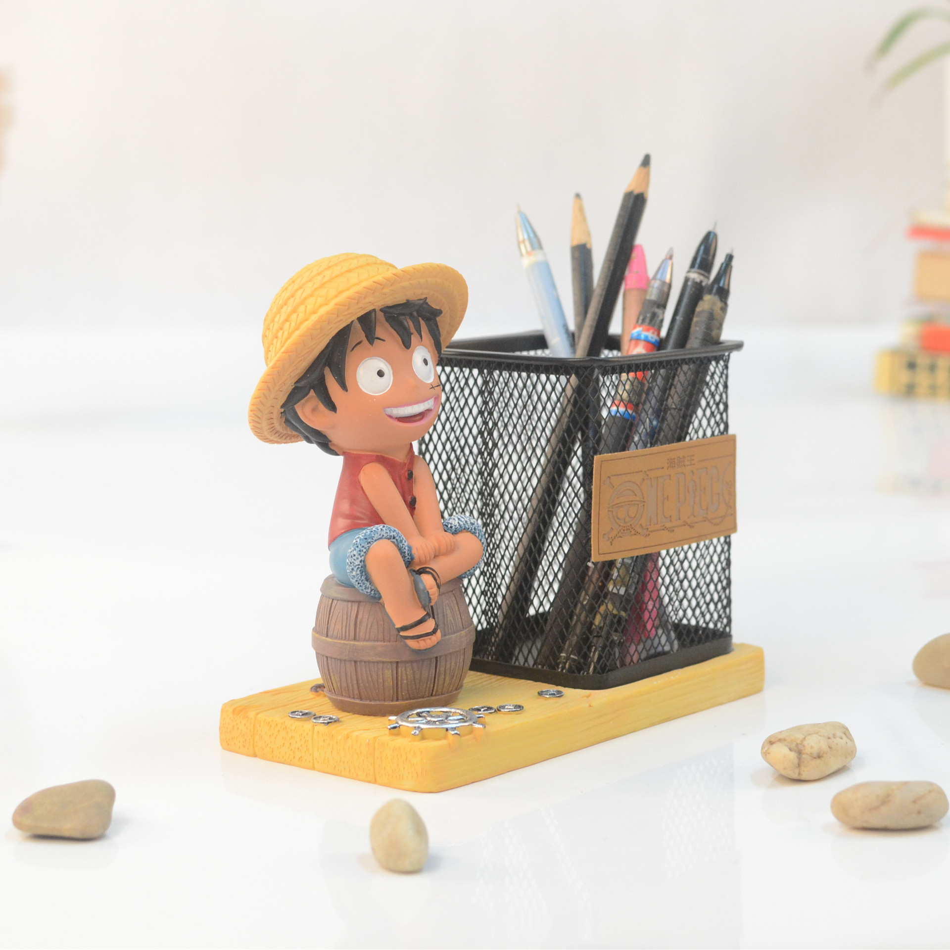 Regalo del día del niño Cumpleaños Q versión resina creativa One Piece Luffy Portalápices Papelería Adornos Dibujos animados regalos para estudiantes