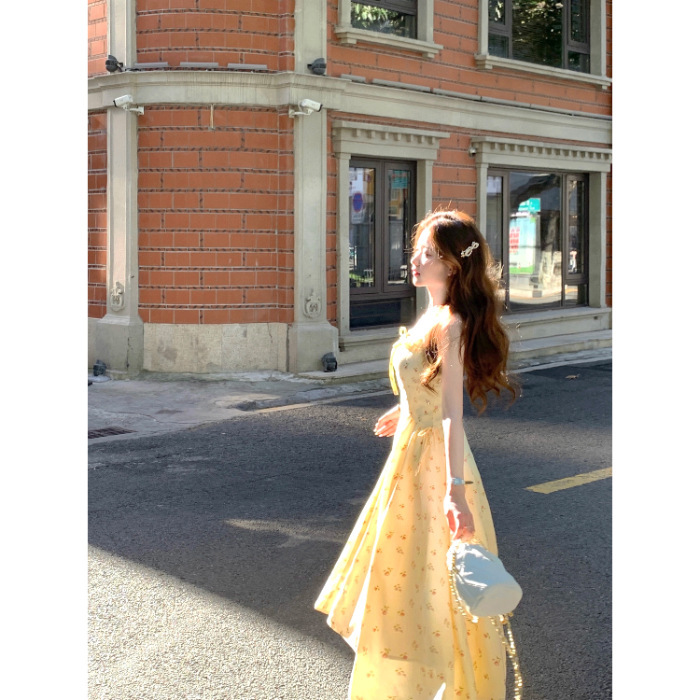2025新款夏季法式黄色气质吊带连衣裙女夏日绝美小个子少女长裙潮|undefined