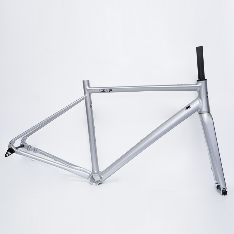 Izip Ultra-Light Aluminum Alloy Thru-Axle Disc Brake Flat-Welded Road Bike Frame with Full Carbon Fiber Front Fork 700C Izip Ultra-Light Aluminum Alloy Thru-Axle Disc Brake Flat-Welded Road Bike Frame with Full Carbon Fiber Front Fork 700C