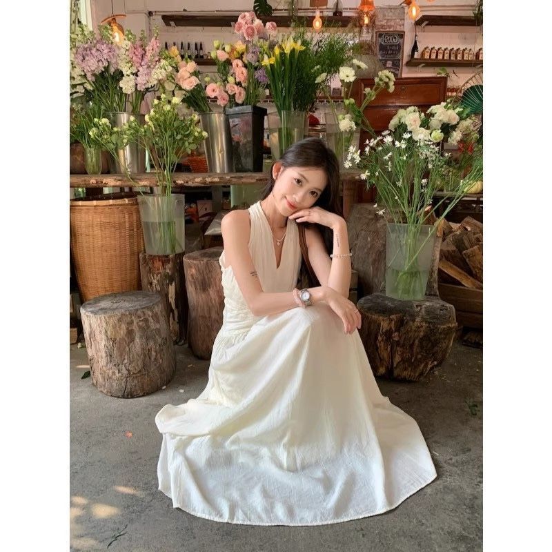 2026 New French-Style Long Dress, Elegant and Slimming, Summer Waist-Cinching Sleeveless Fashion Dress with a Simple and Trendy Design 2026 New French-Style Long Dress, Elegant and Slimming, Summer Waist-Cinching Sleeveless Fashion Dress with a Simple and Trendy Design