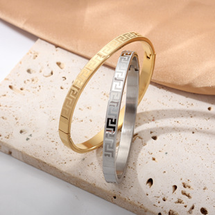 �羳���l18k��߼��в��P䓾W���L�Ǽy����ɫ�Ʒ�����C��Ů