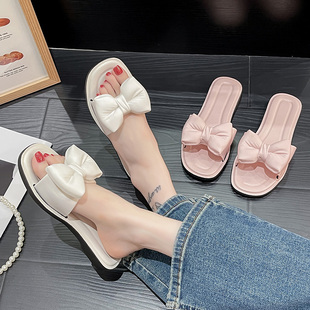 ins��������Y��ЬŮ�ĺ�߅ɳ���⴩���ϕr�з���ƽ�׸��ֵЬ��