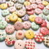 Wholesale 15mm spots Painted wood buttons Two -eye bread 100 capsules/bag