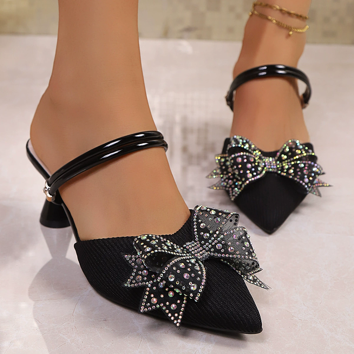 Женские туфли для трансграничной экспорта, лето 2025, новые шлепанцы на шпильке с острым носком, модные туфли на высоком каблуке с камнями, полусандалии