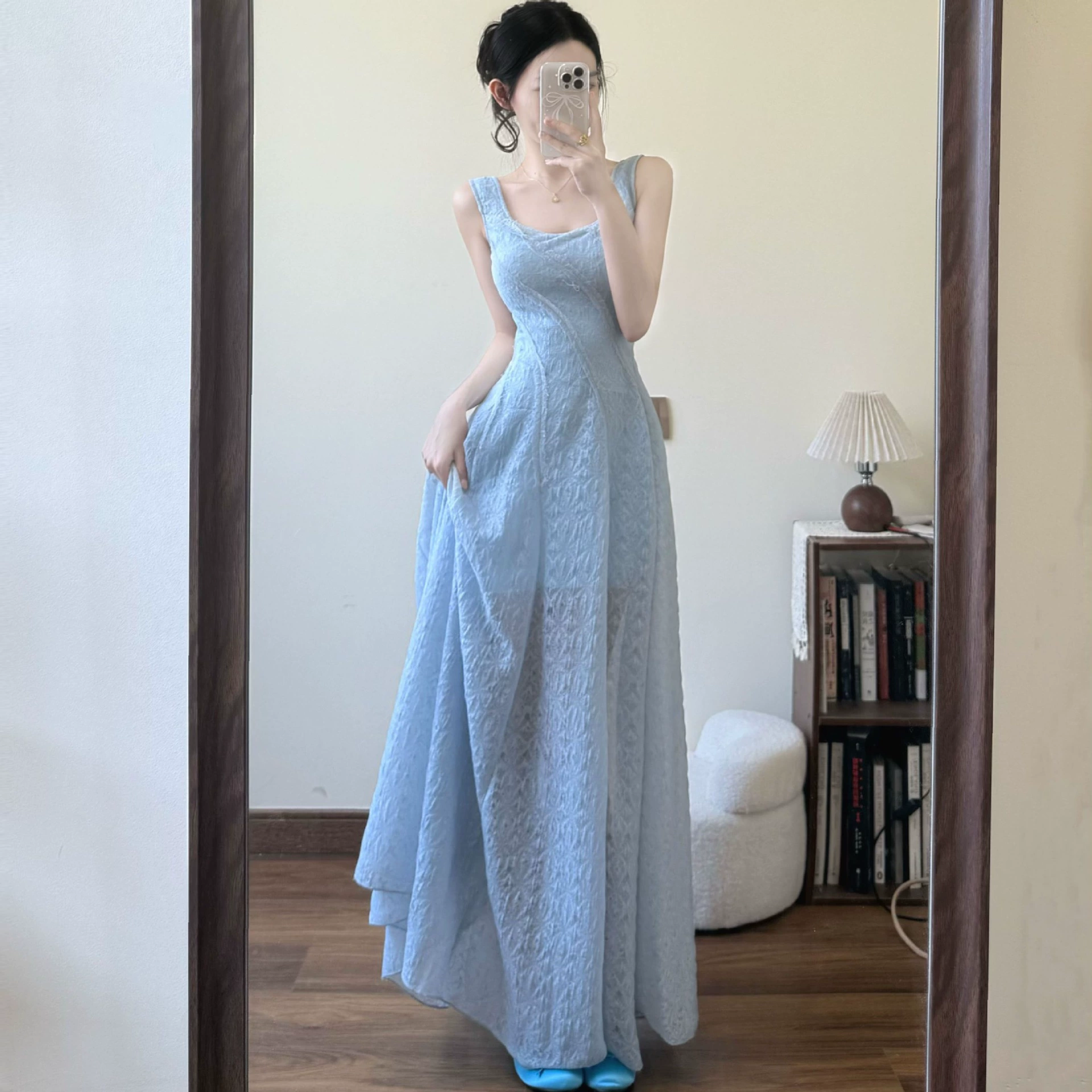 Летнее голубое французское платье на подтяжках для женщин, новинка 2025 года, элегантная юбка трапециевидной формы для отдыха на берегу моря, утягивающая талию