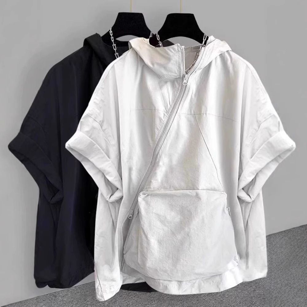 Design trend short sleeve T-shirt with zipper with hood