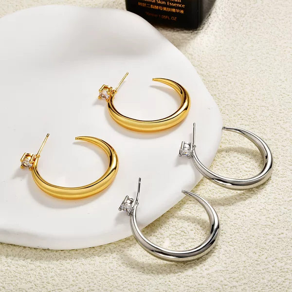 Stylish and Elegant Large Gold Hoop Earrings with a Refined and High-End Feel, Unique and Generous Silver Plain Hoop Earrings, 2026 New Model