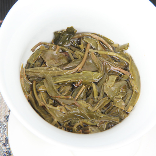 Wholesale Aged Deep Mountain Old Tree Ecological Pu-erh Tea Pu-erh Raw Tea Seven Seeds Cake 100g Yunnan Tea