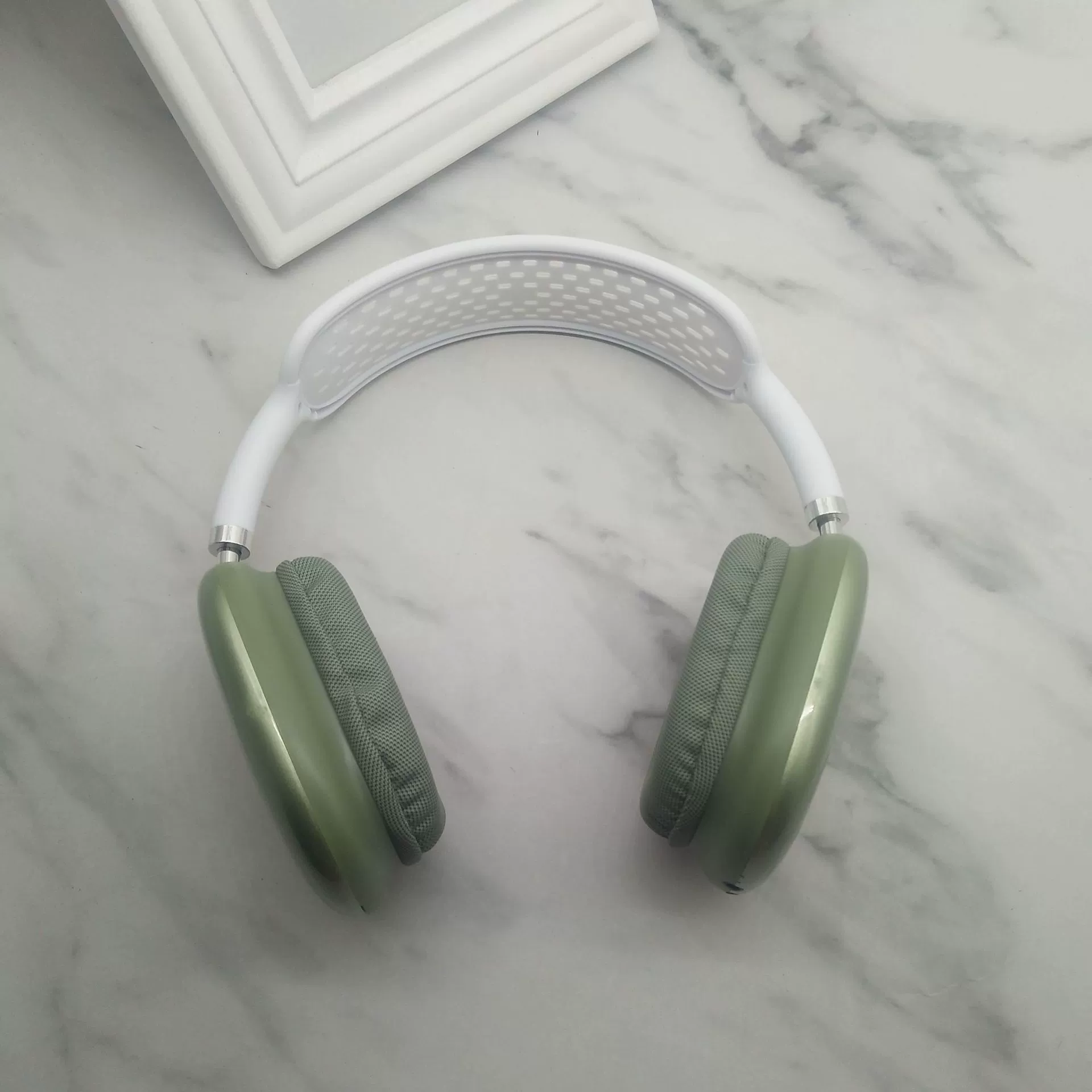 P9Max Wireless Bluetooth Headphones USB Charging Heavy Bass Sport Earphones Card Slot Neutral Brand