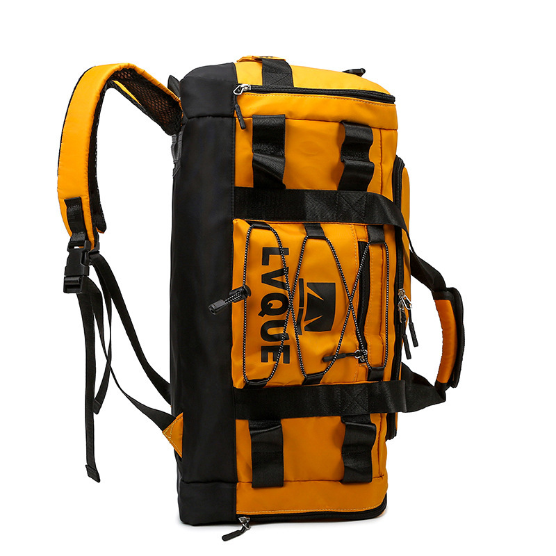 capacious travel bag wet and dry separation