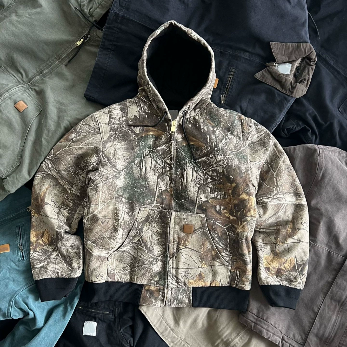 Пятно тяжелый ретро J130 американский с капюшоном