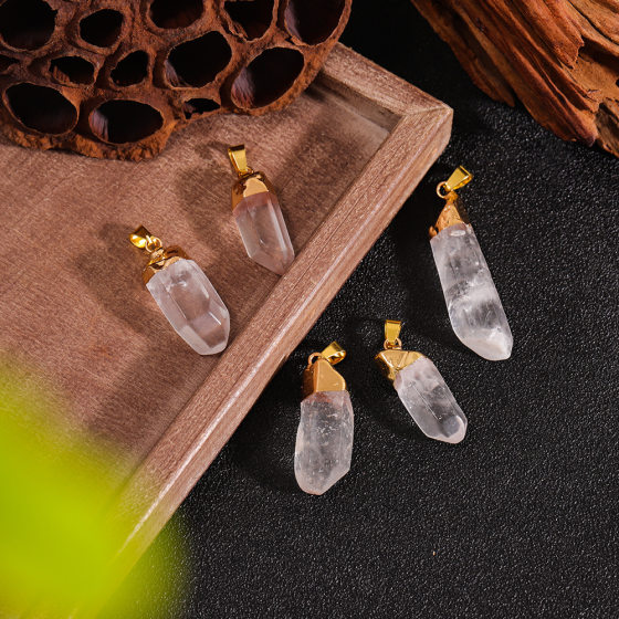 Cross-border Hot Selling Natural Transparent Crystal Cluster Pendant Asymmetrical Rough Stone Tower Crystal Necklace diy Jewelry Accessories Wholesale