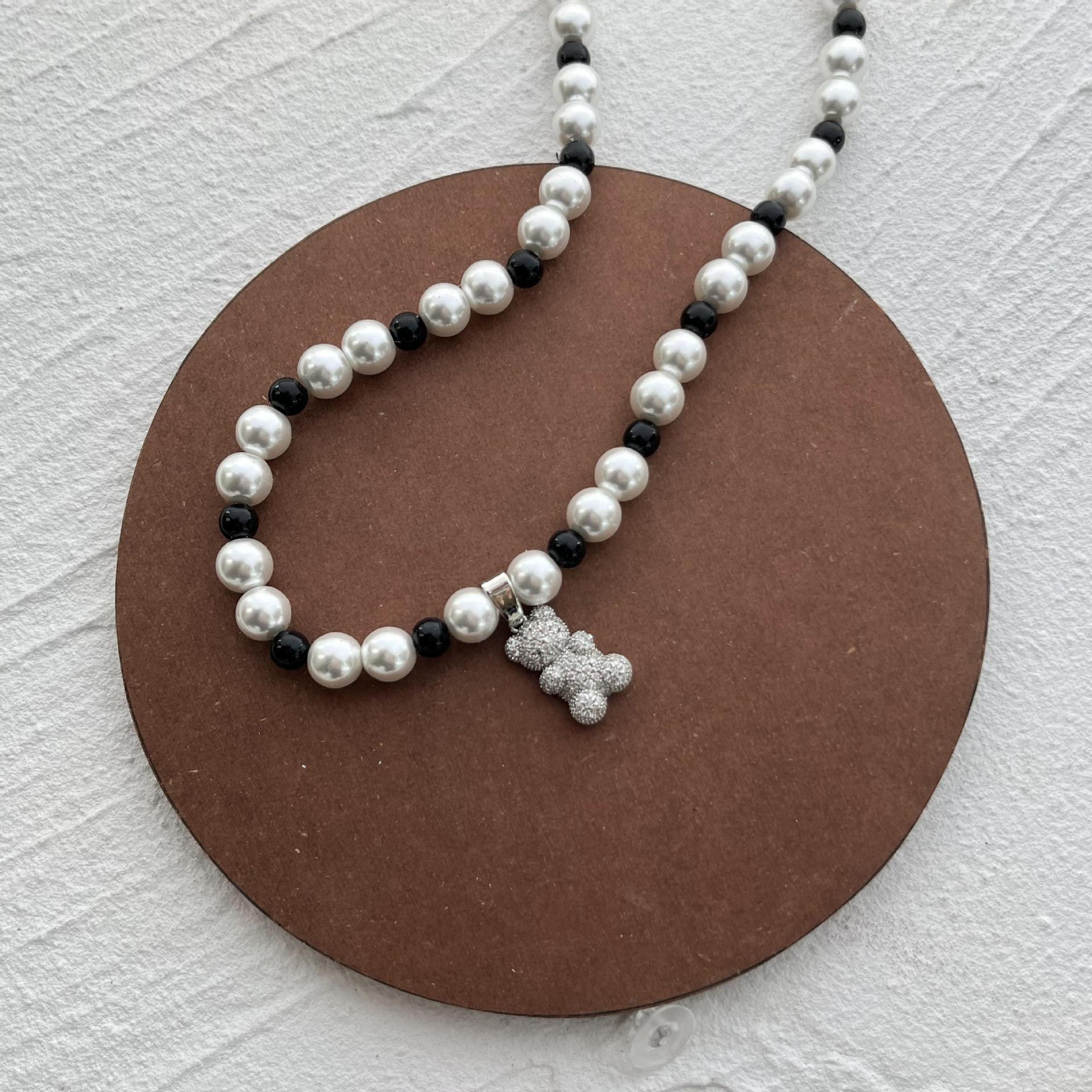 Fashion Bear Artificial Pearl Beaded Inlay Rhinestone Pendant Necklace