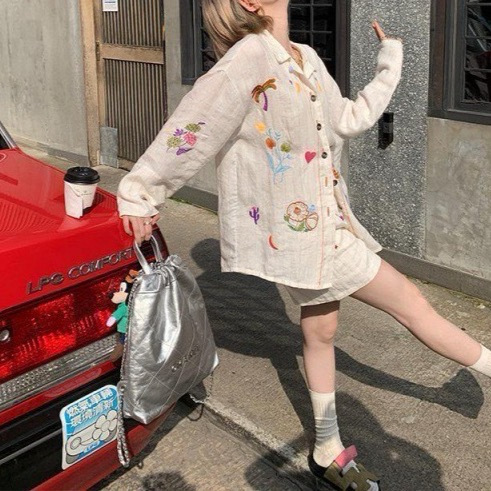 White spring summer retro design shirt