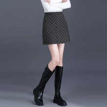 格纹毛呢包臀裙半身裙冬季女2025新款高腰显瘦一步裙冬季裙子短裙
