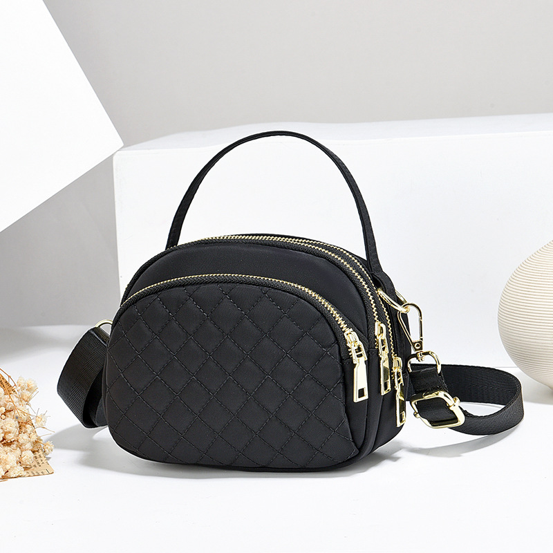 small universal fashionable sophisticated one-shoulder bag