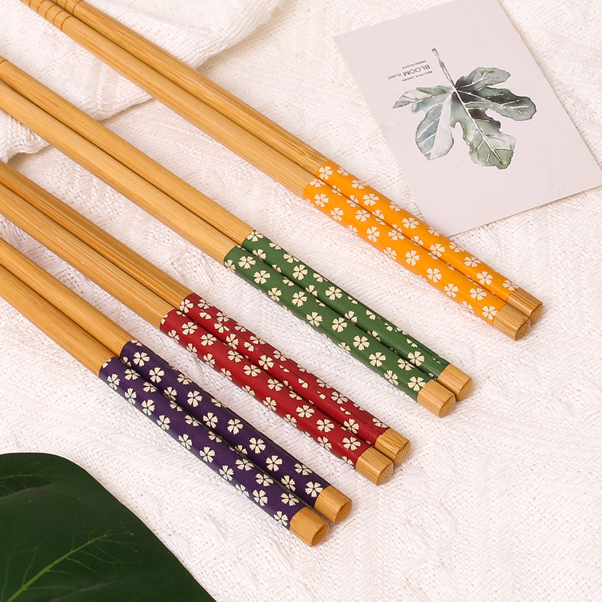 Palillos de bambú de estilo japonés al por mayor 22,5 CM pequeño hilo puntiagudo floral carbonizado palillos en stock puesto grupo compra suministro