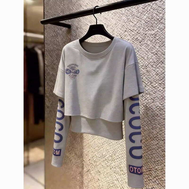 2026 Spring New Plus Size American Style Printed Gray Faux Two-Piece Long Sleeve T-Shirt for Women, Stylish and Slimming