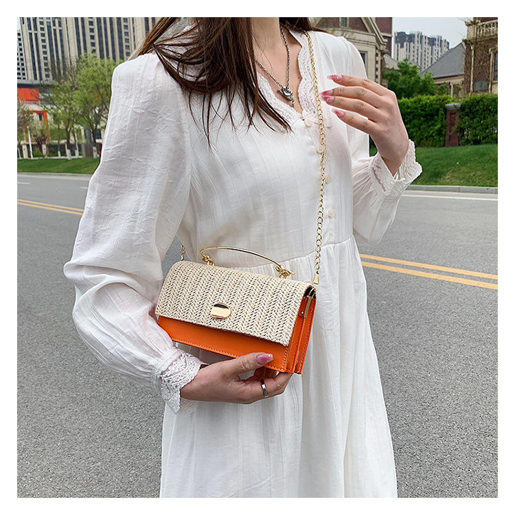 Women's Medium Straw Solid Color Fashion Square Flip Cover Crossbody Bag Square Bag Chain Bag display picture 1