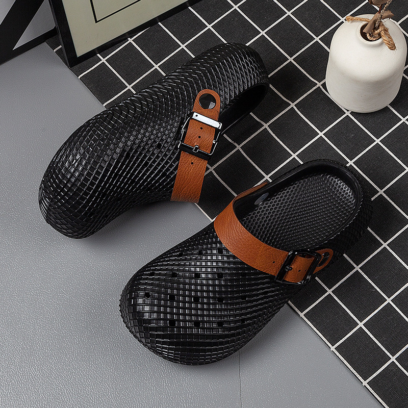 Wholesale Women's Clogs with Closed-Toe Design, Soft Sole, 3D Printed Garden Shoes, Non-Slip, Odor-Resistant, Outdoor Sandals