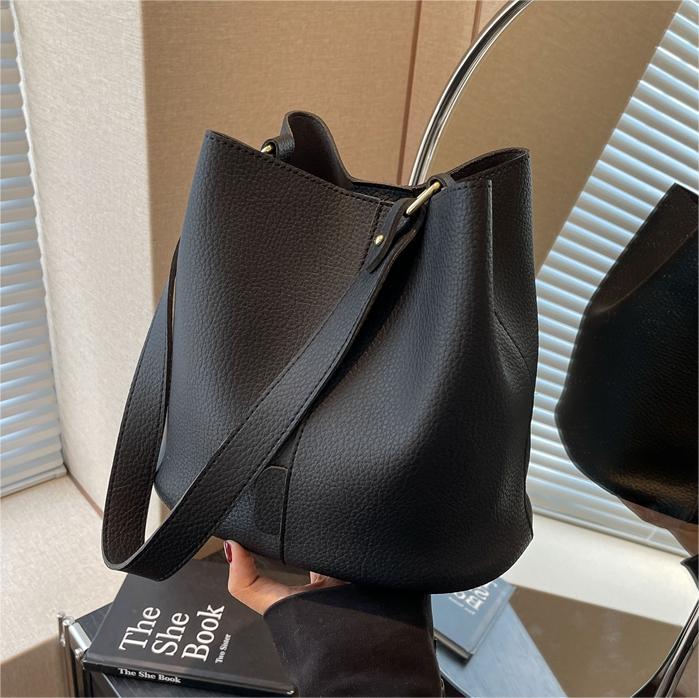 Commuter todo partido bolsa de color sólido para las mujeres 2024 nueva moda retro cubo bolsa nicho de alta calidad bolso de hombro ocasional