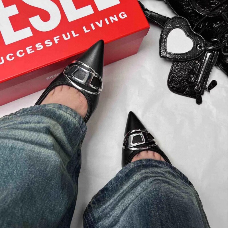 Kanglida 2024 Summer New Silver High Heels Celebrity Catwalk Style Pointed Toe Stiletto Metal Buckle Back Hollow Shoes