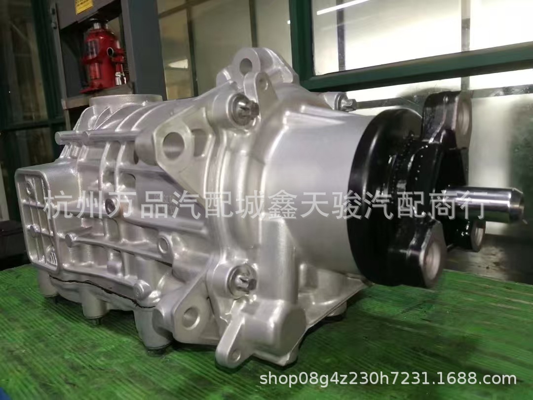 Suitable for Mercedes-Benz Cla Gla W246 Transfer Case 1763502900 2463500802 2463502402