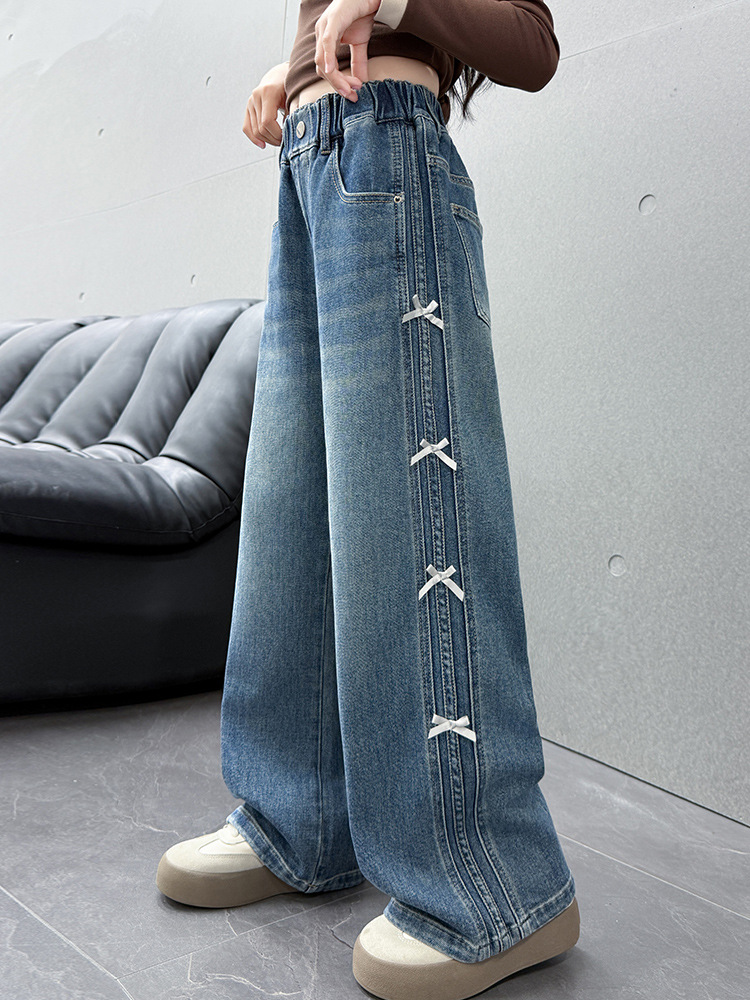 Spring children's jeans with bow